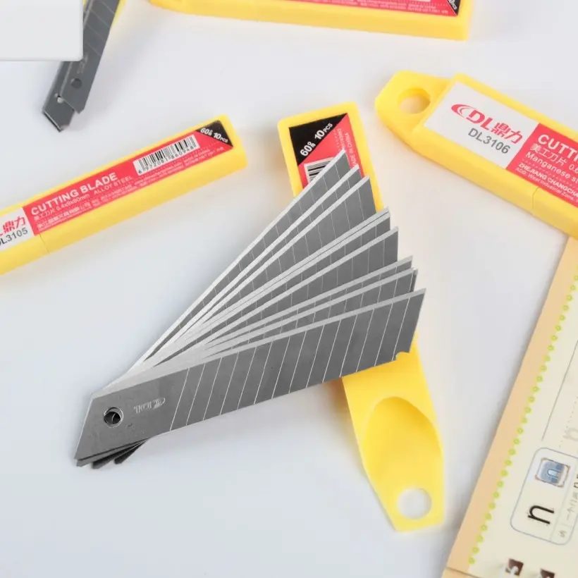 18MM 60 DEGREE MANGANESE STEEL BLADE