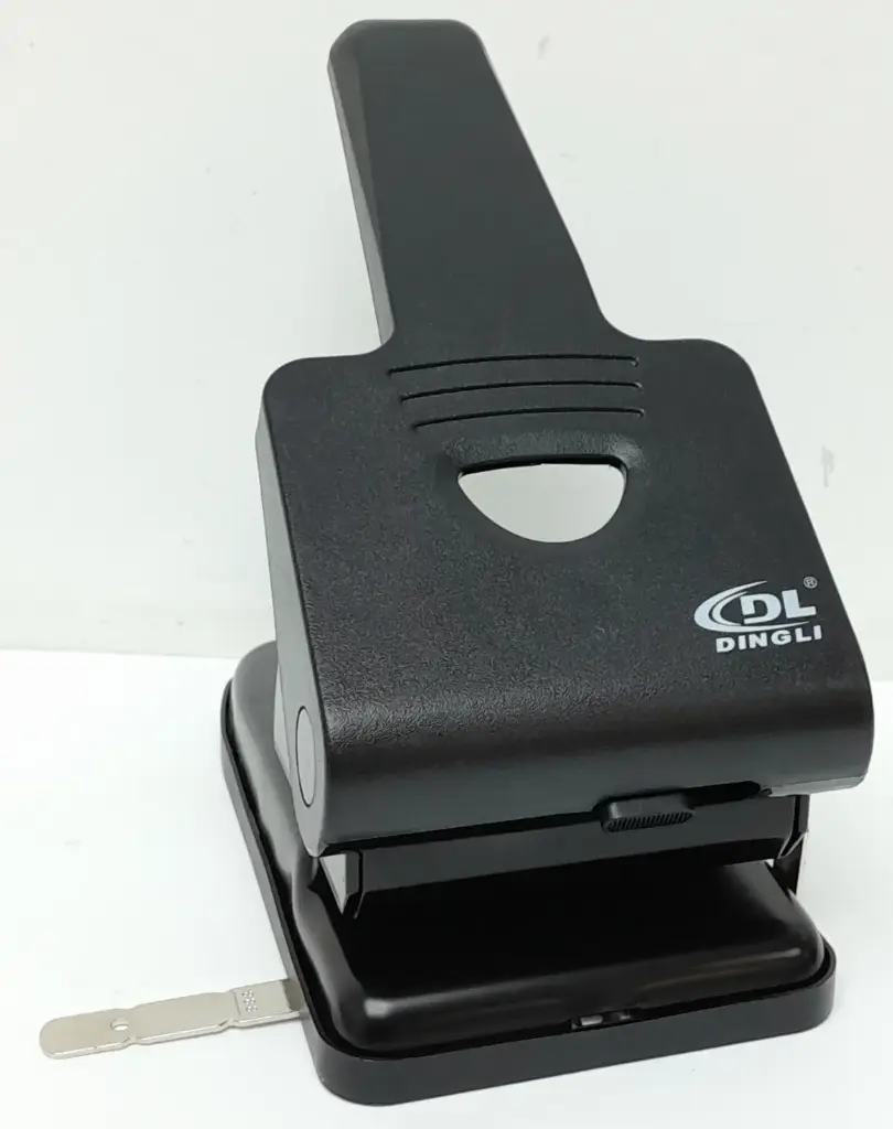 70-SHEET HOLE PUNCH