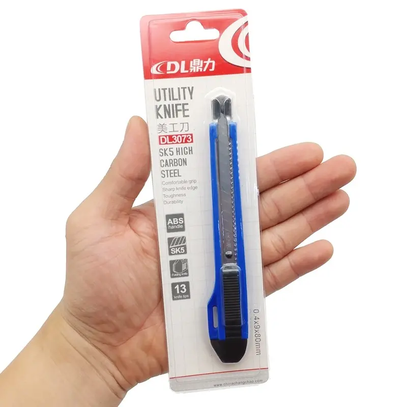 CARD MOUNTED UTILITY KNIFE