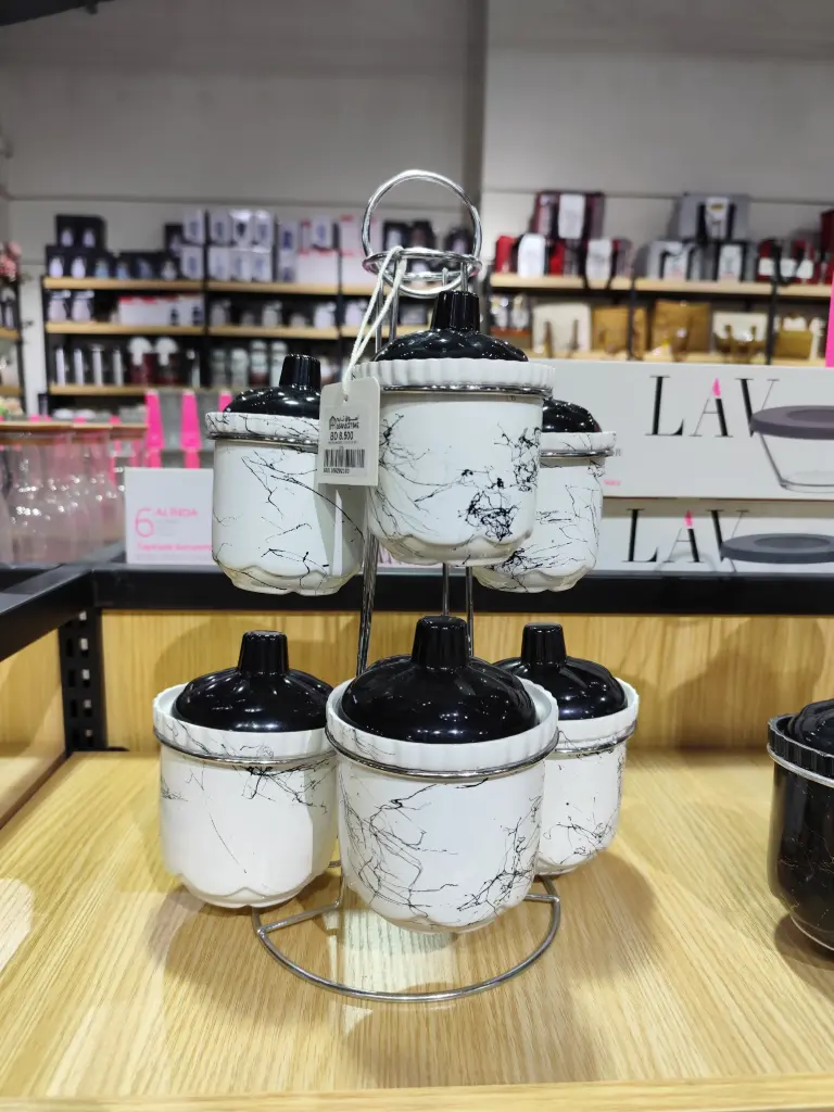 HANGING MARBLE LOOK SPICE SET
