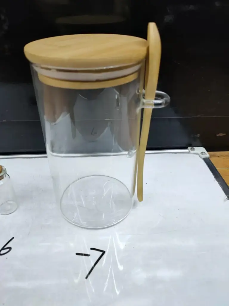 DAVE JAR WITH BAMBOO LID AND SPOON