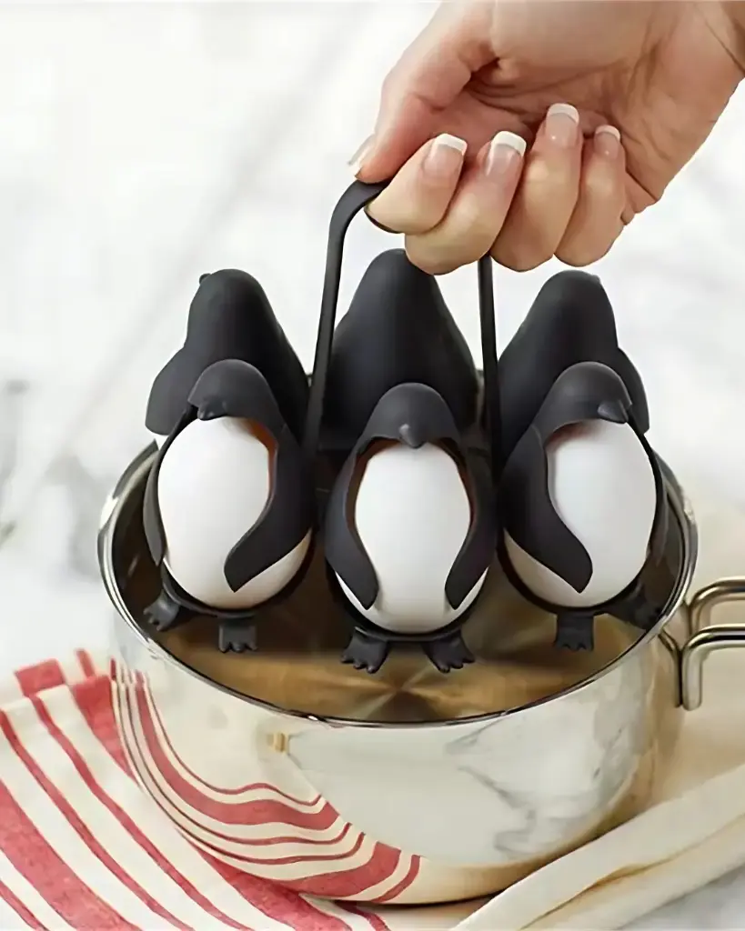 [IND621] PENGUIN EGG HOLDER