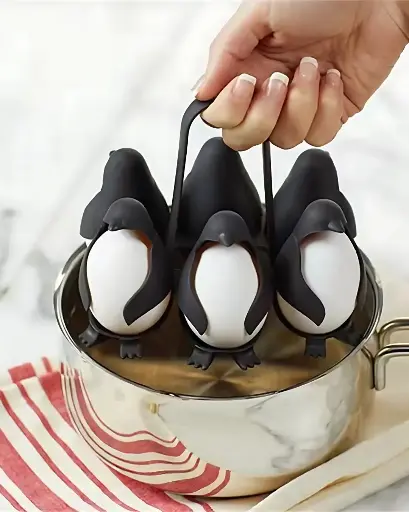 [IND621] PENGUIN EGG HOLDER