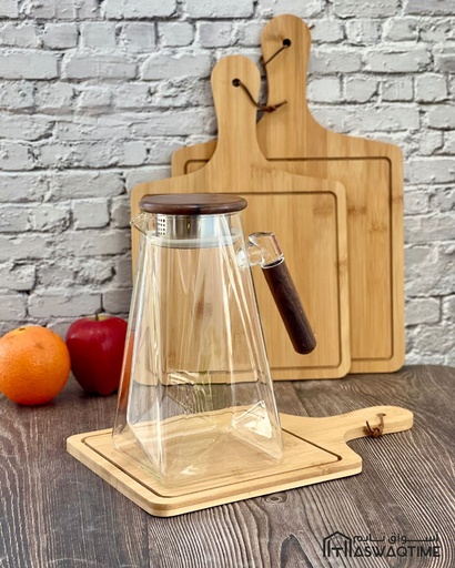 [GH764] GLASS JUG WITH WOODEN HANDLE